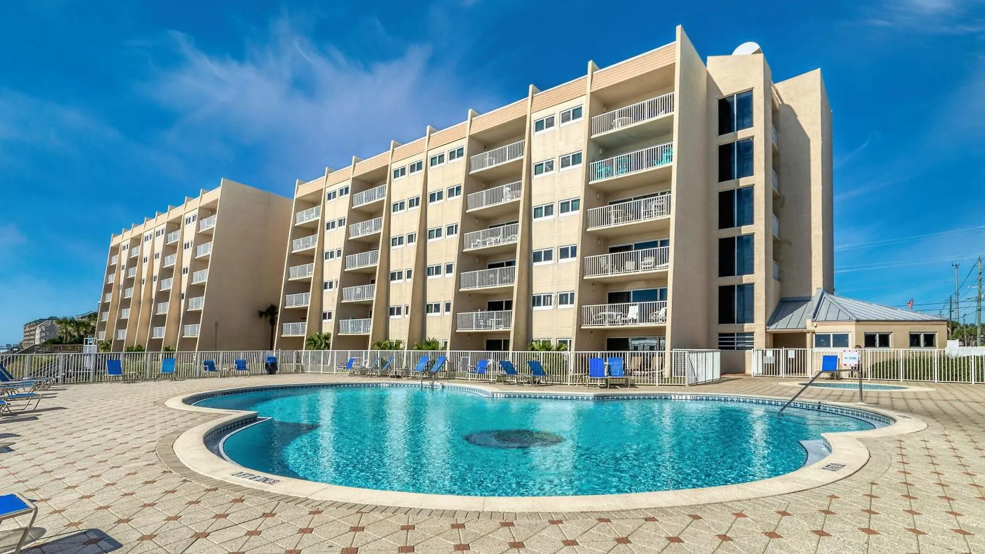 Beach House Condominiums D404 - Beachfront With Pool, Wifi, & Beach Service Destin Apartment