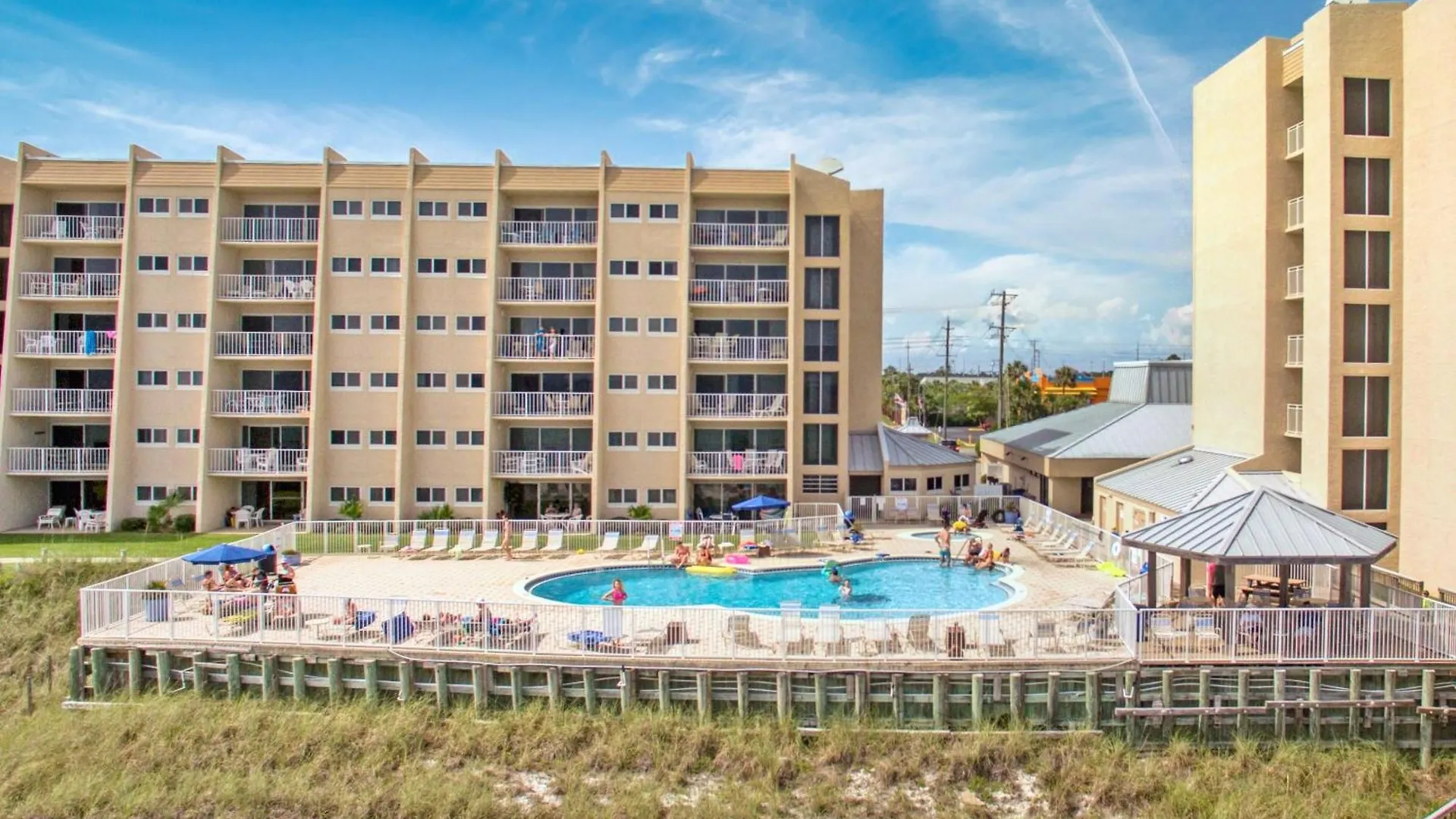 Beach House Condominiums D404 - Beachfront With Pool, Wifi, & Beach Service Destin 0*,