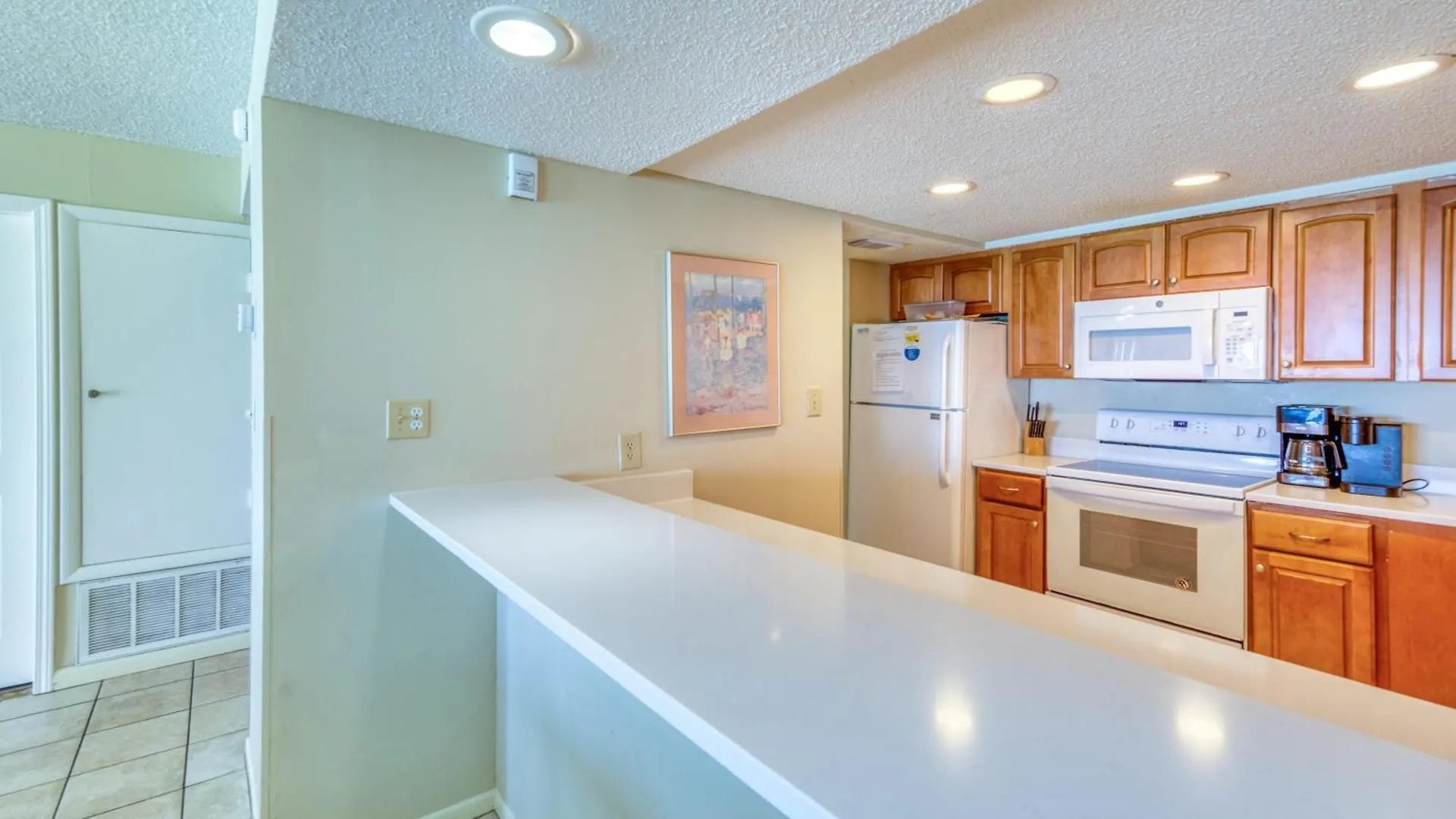 Beach House Condominiums D404 - Beachfront With Pool, Wifi, & Beach Service Destin United States