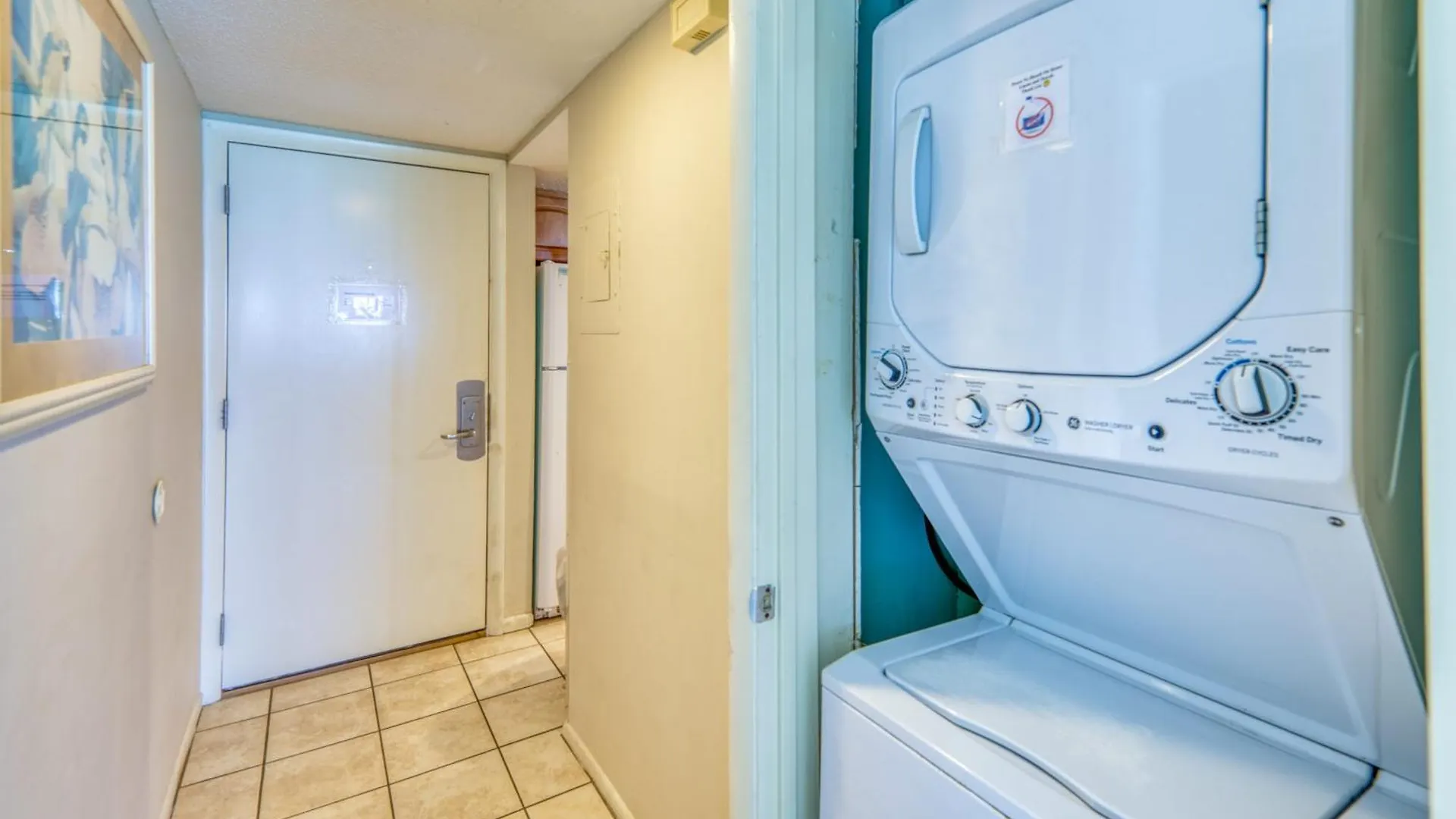 Beach House Condominiums D404 - Beachfront With Pool, Wifi, & Beach Service Destin Apartment